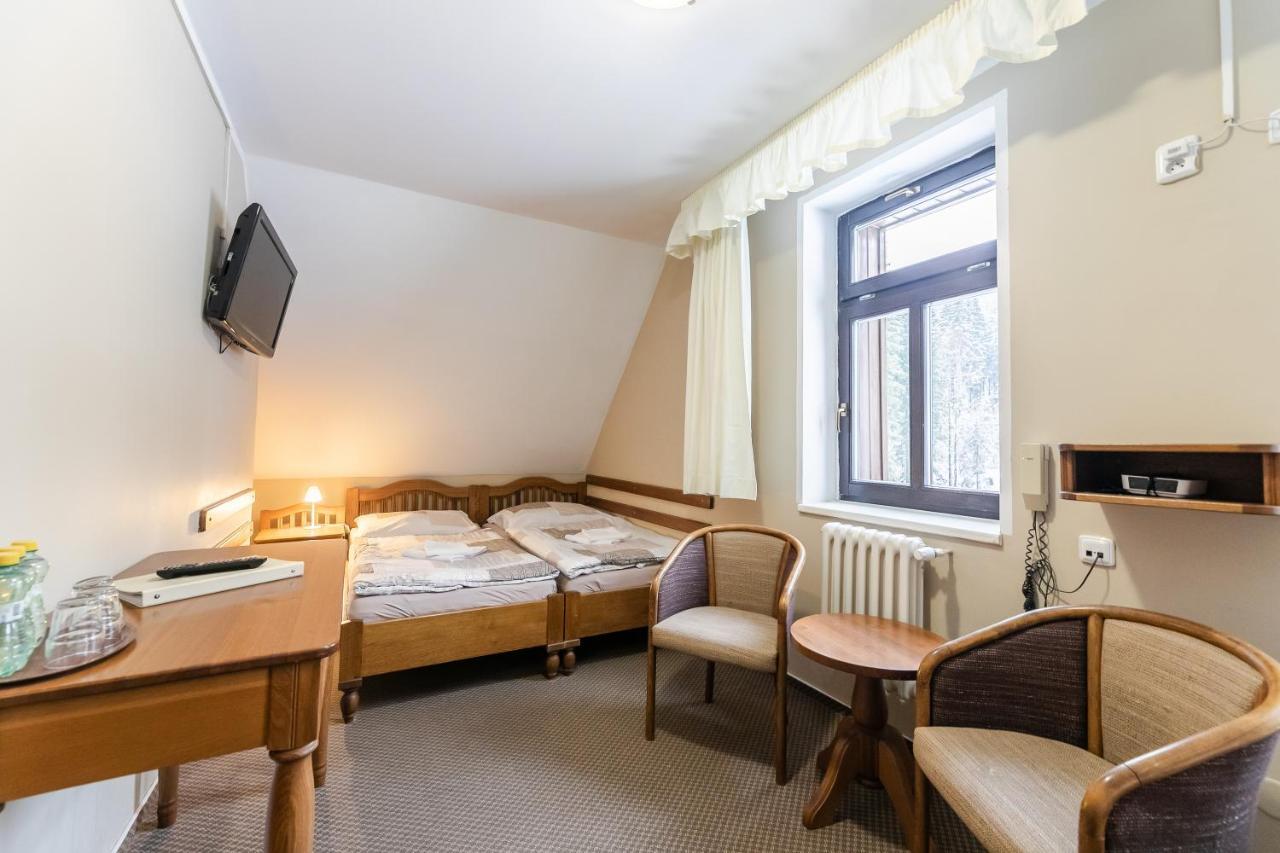Hotel Perla Jizery Josefŭv Dŭl Exterior foto